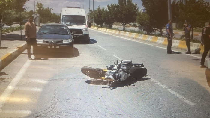Patnos’ta Motosiklet Sürücüsü Metrelerce Sürüklendi.