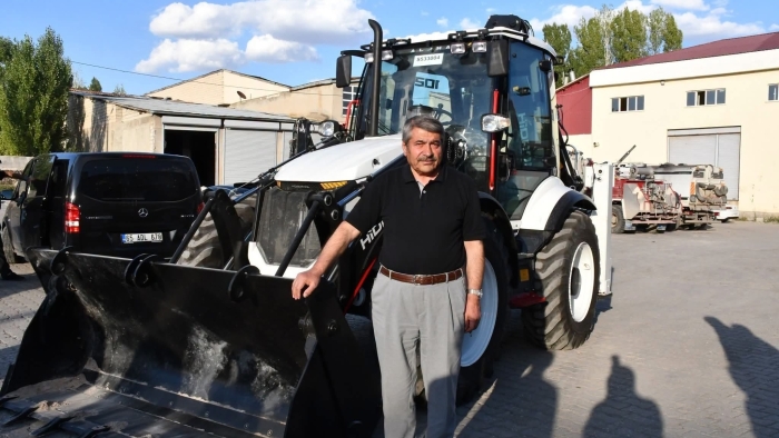 Başkan Taşkın’dan Belediye Filosuna Yeni İş Makinesi