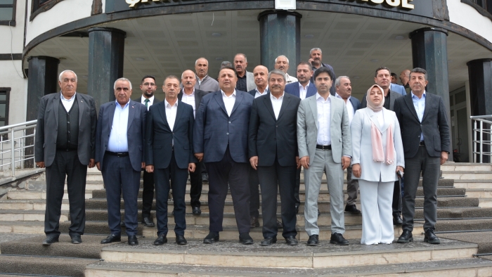 AK Parti Ağrı İl Koordinatörü Oğuzhan Kaya, Patnos Belediye Başkanı Abdulhalik Taşkın’ı makamında ziyaret etti.