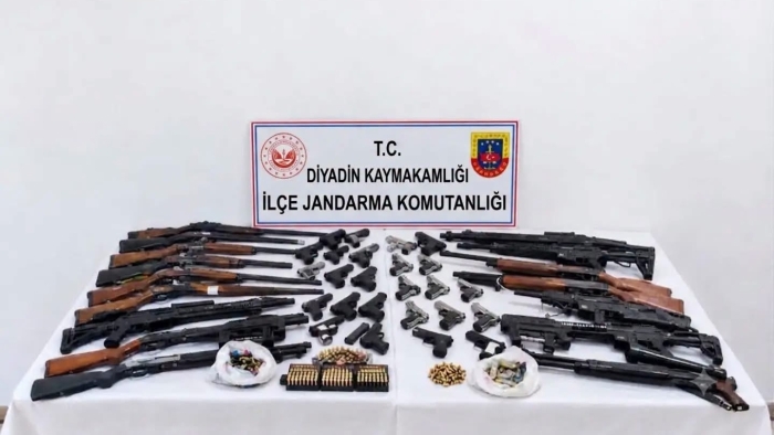 Ağrı’da 28 Adrese Silah Kaçakçılığı Operasyonu