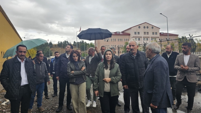 Hazal Aras’tan Yangından Etkilenen Ailelere Destek Ziyareti