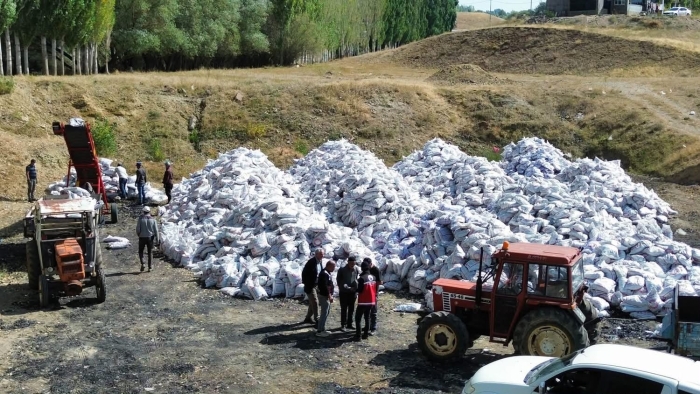 Taşlıçay’da 2 Bin 500 Haneye 3 Bin Ton Kömür Dağıtıldı