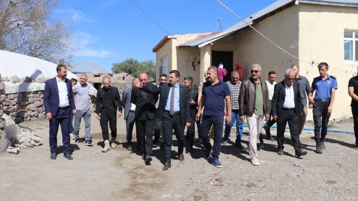 Tutak Belediye Başkanı Sayan ve Tutak Kaymakamı Coşkun Kaşönü Köyünü Ziyaret Ettiler   