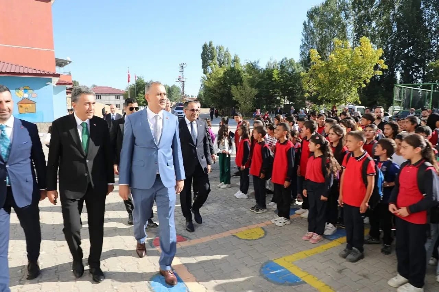 valiii-i6aa7fa81333c7.jpg
